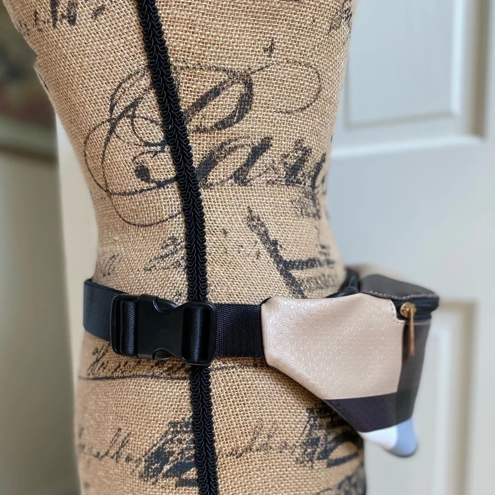Signature Tartan Check Adjustable Belt Bag Unisex New - Picture 4 of 12